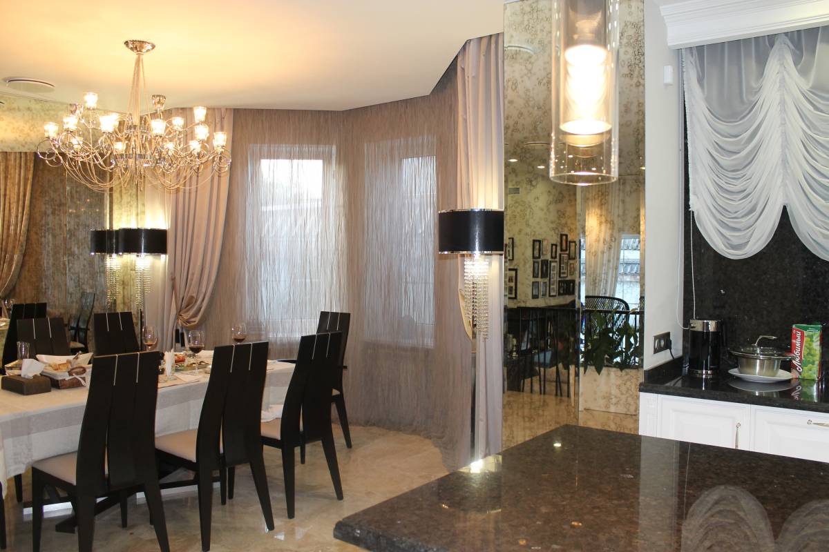 Sedie Costantini Pietro, tavolo Potocco